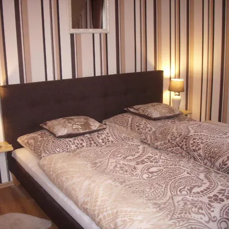 Gaestehaus Maxltoni Bed & Breakfast Kitzeck im Sausal
