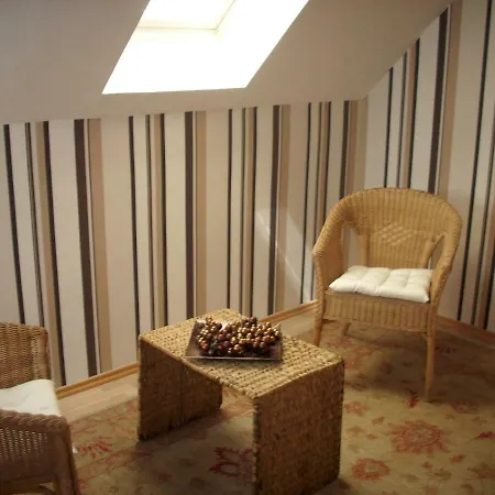 Gaestehaus Maxltoni Bed & Breakfast