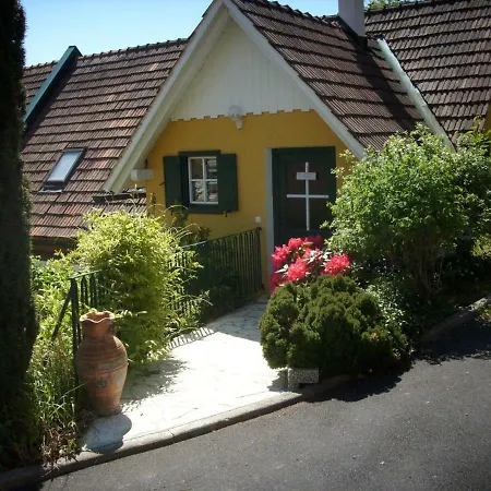 Gaestehaus Maxltoni Bed & Breakfast *
