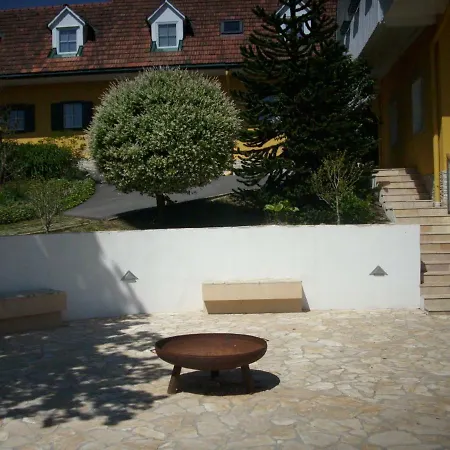Bed & Breakfast Gaestehaus Maxltoni