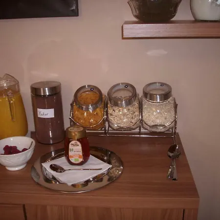 Gaestehaus Maxltoni Bed & Breakfast *