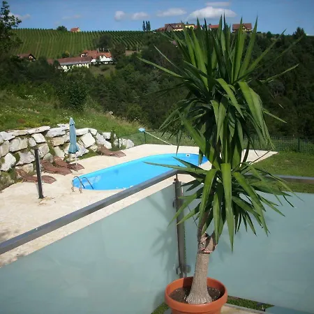 Gaestehaus Maxltoni Bed & Breakfast *