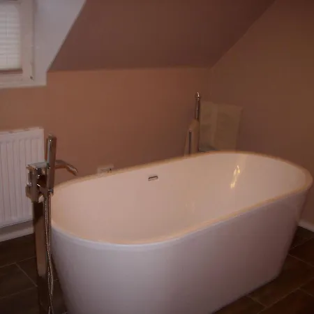 Gaestehaus Maxltoni Bed & Breakfast *